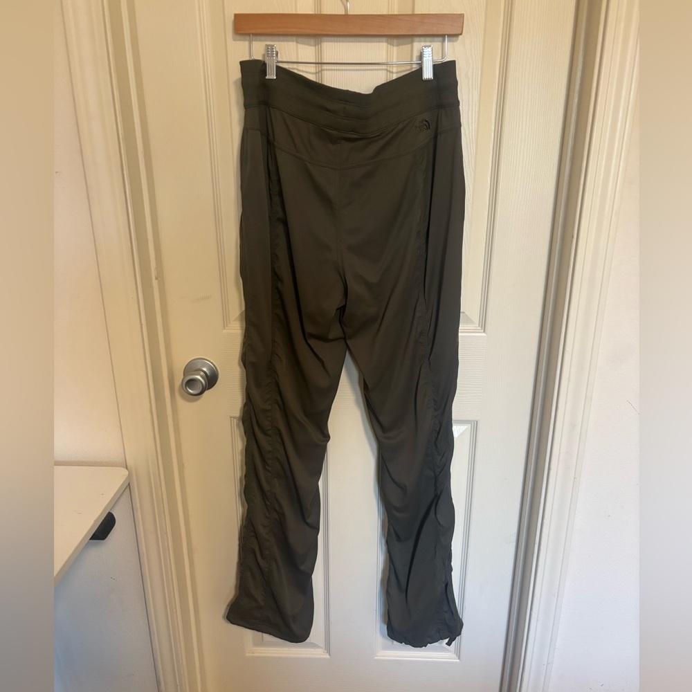 The North Face Women’s Joggers Olive Activewear Pants Lightweight Stretch - Picture 6 of 8